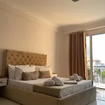 Golden Hill Ксамил