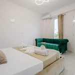 Golden Hill Hotel 3*