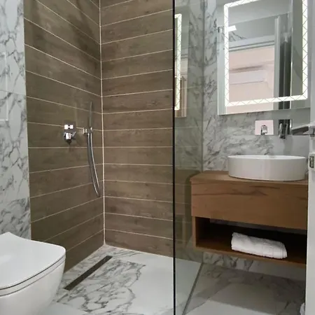 Hotel Golden Hill 3*