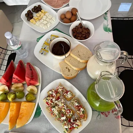 Golden Hill Hotel 3*