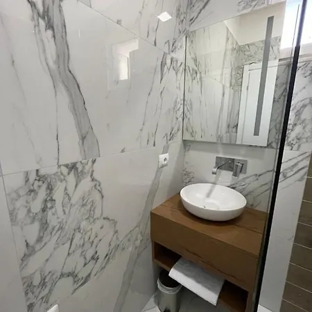 Golden Hill Hotel Ksamil