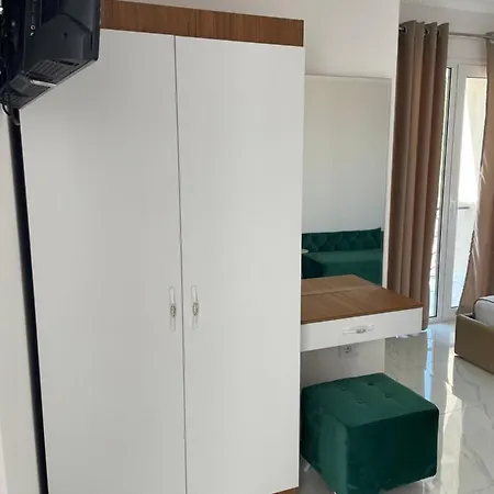 Golden Hill Hotel 3*