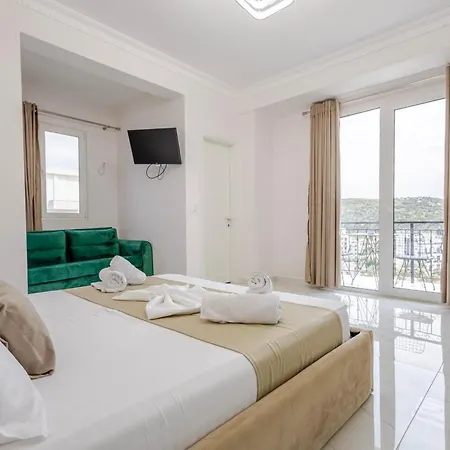 فندق Golden Hill 3*
