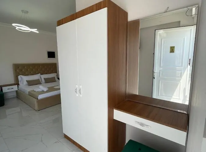 Golden Hill Hotel Ksamil