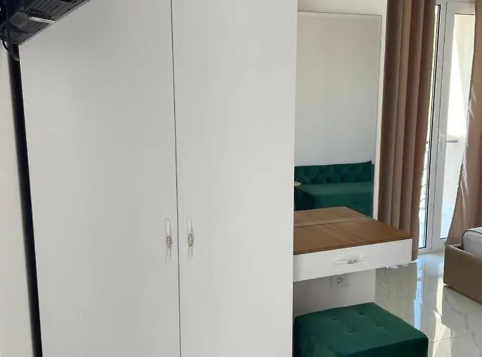 Golden Hill Hotel 3*