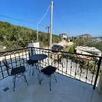 Golden Hill Szálloda 3*