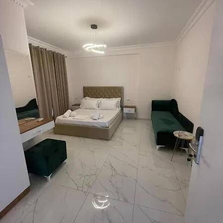 Golden Hill Hotel