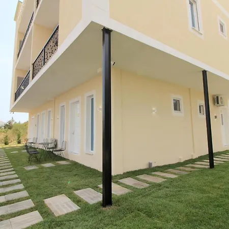 Golden Hill Hotel