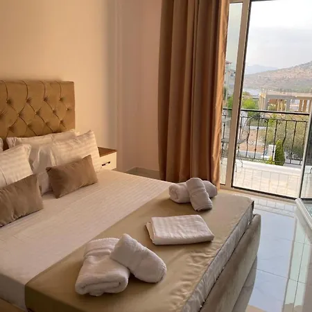 Hotel Golden Hill