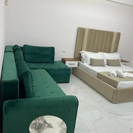 Golden Hill Hotel 3*