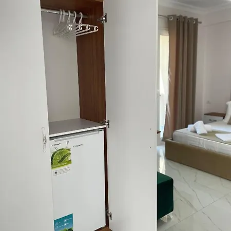 Golden Hill Hotel 3*