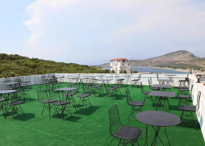 מלון Golden Hill 3*