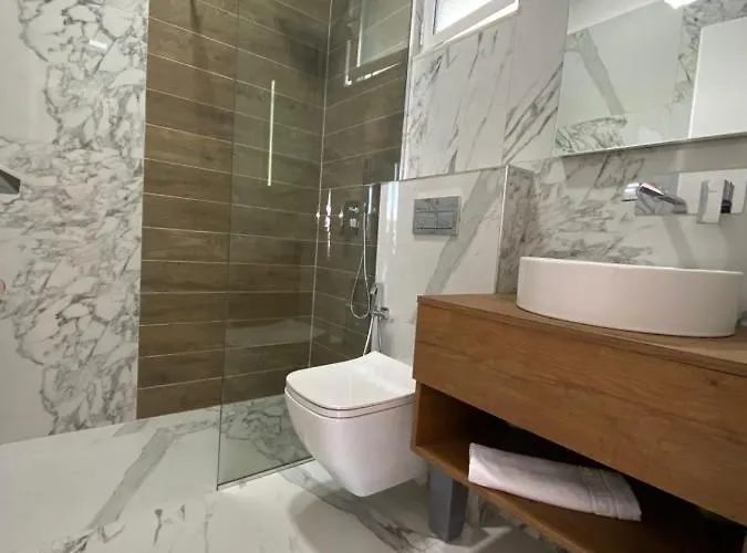 מלון Golden Hill