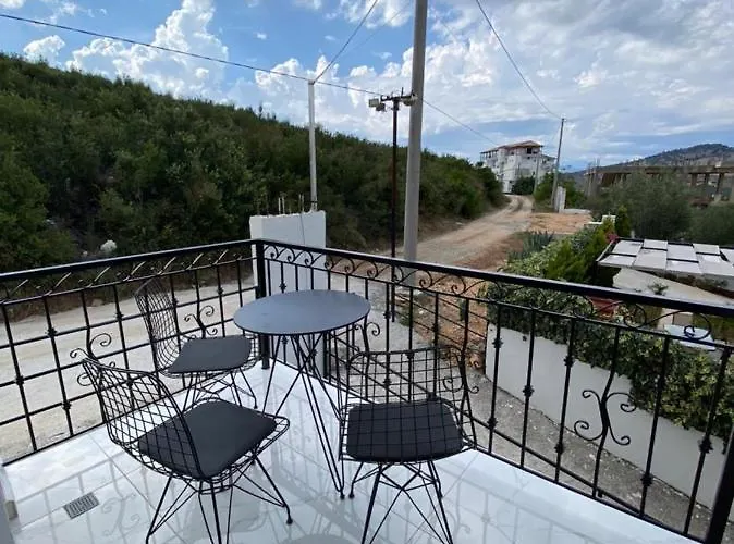 Golden Hill 3* קסאמיל