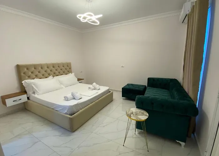 Ξενοδοχείο Golden Hill 3*