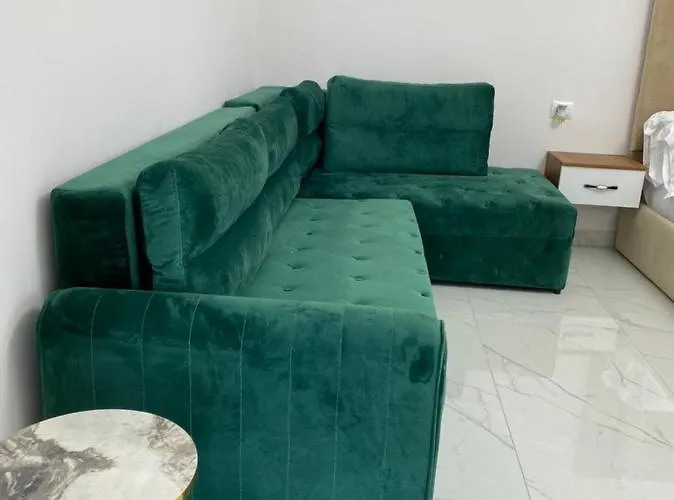 Golden Hill מלון 3*