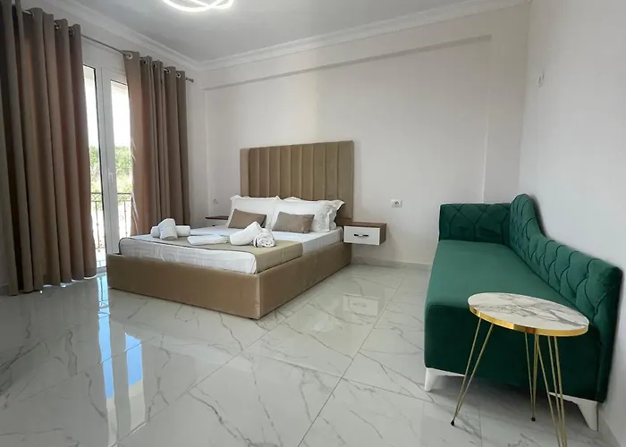 Golden Hill מלון