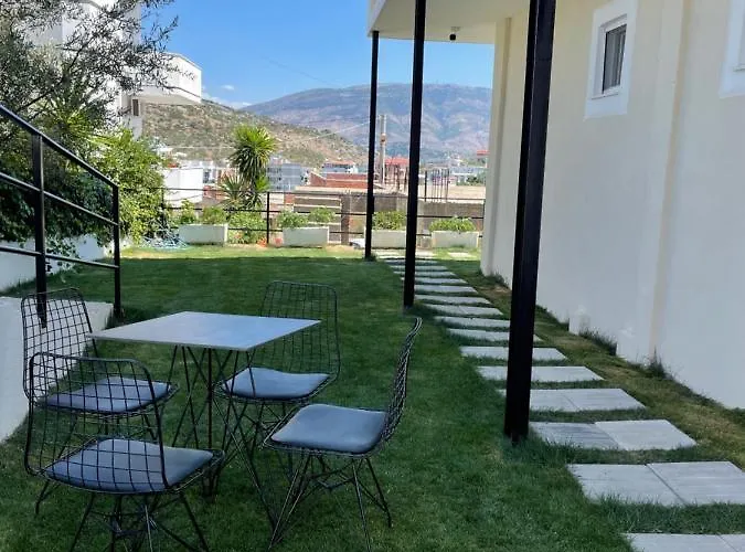 Golden Hill מלון 3*