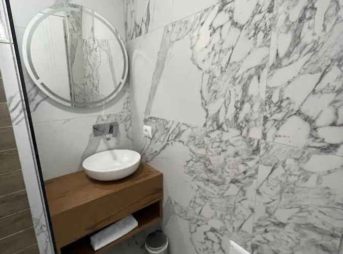 Golden Hill 3* קסאמיל