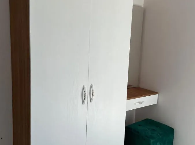 מלון Golden Hill 3*