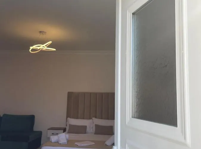 Golden Hill מלון