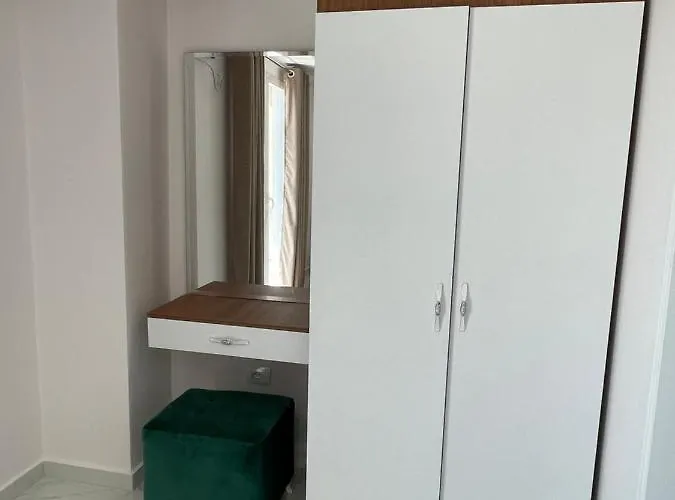 Golden Hill קסאמיל