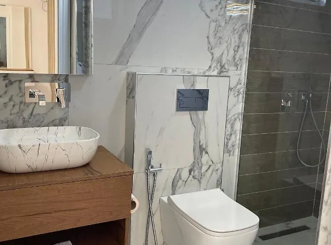 Golden Hill מלון