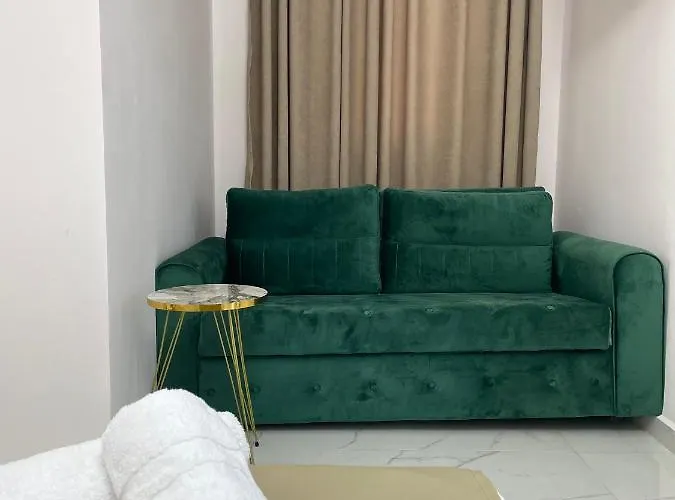 מלון Golden Hill 3*