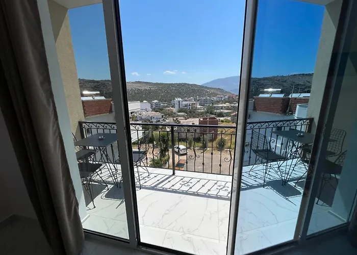 Ξενοδοχείο Golden Hill 3*